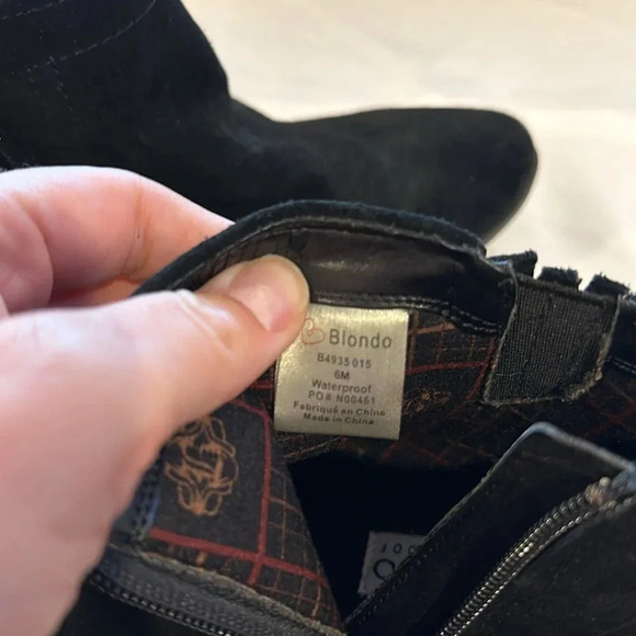 Blondo Women's Black Suede Villa Waterproof Ankle Bootie size 6 EUC - Picture 7 of 7